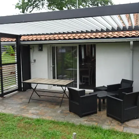 Hébergement de vacances Pinede *